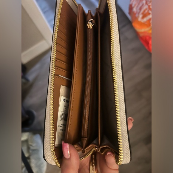 NWT Michael Kors long wallet, zipper closure. Off white monogram. - Picture 4 of 4